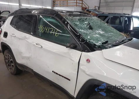 2019 Jeep Compass Trailhawk 4X4 из США, поврежденный, VIN 3C4NJDDB5KT813801